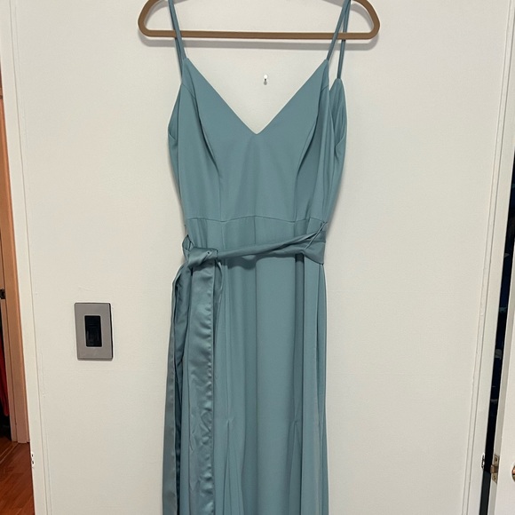 V Neck Mermaid Gown - Picture 3 of 3